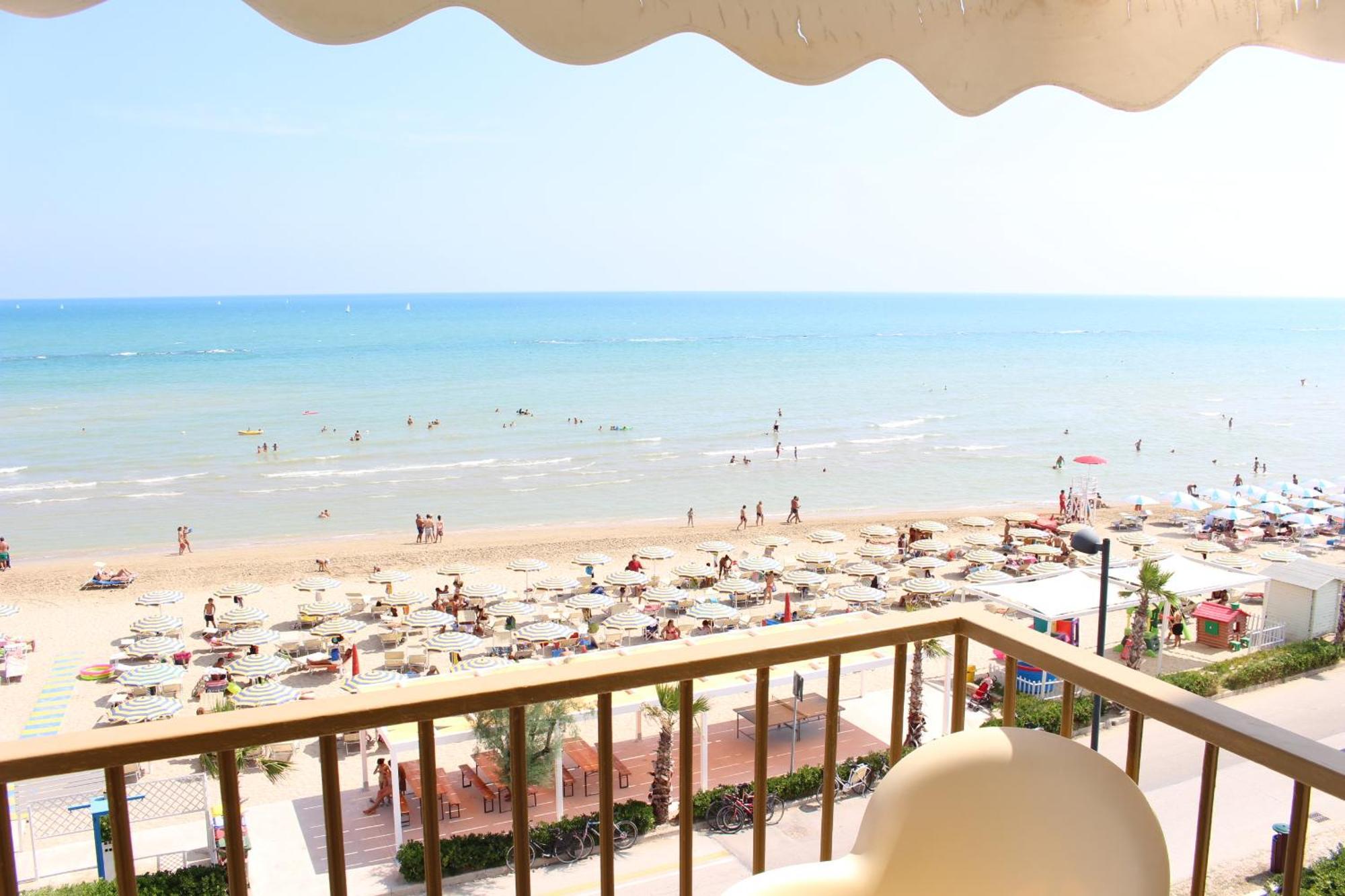 Hotel Caravel มาร็อตตา ภายนอก รูปภาพ