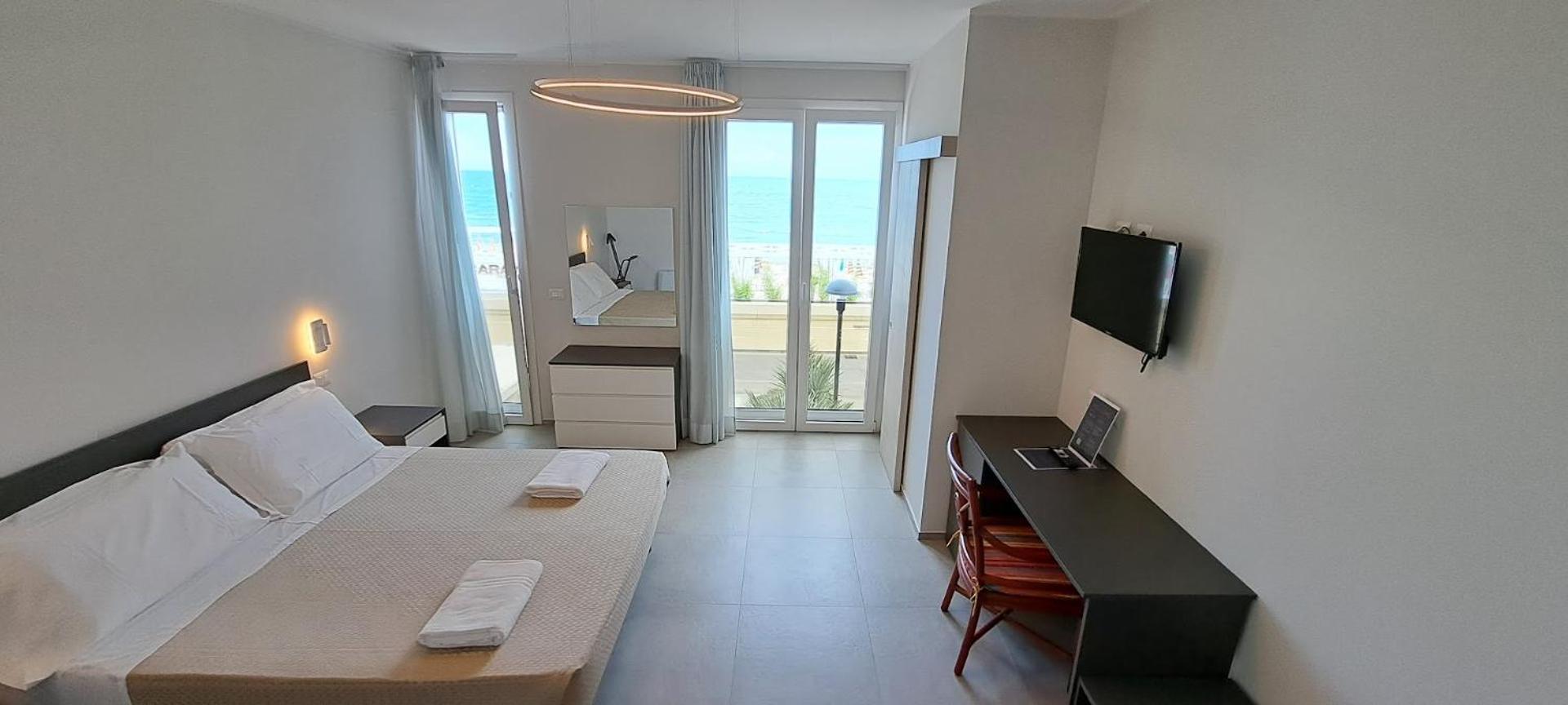 Hotel Caravel มาร็อตตา ภายนอก รูปภาพ