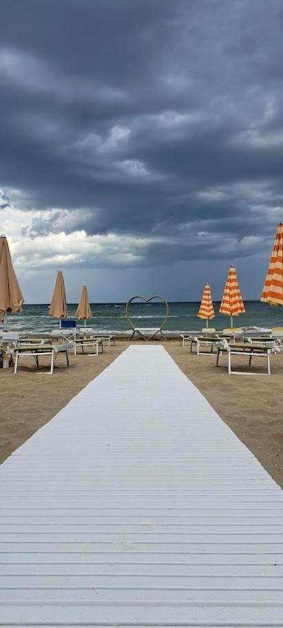 Hotel Caravel มาร็อตตา ภายนอก รูปภาพ
