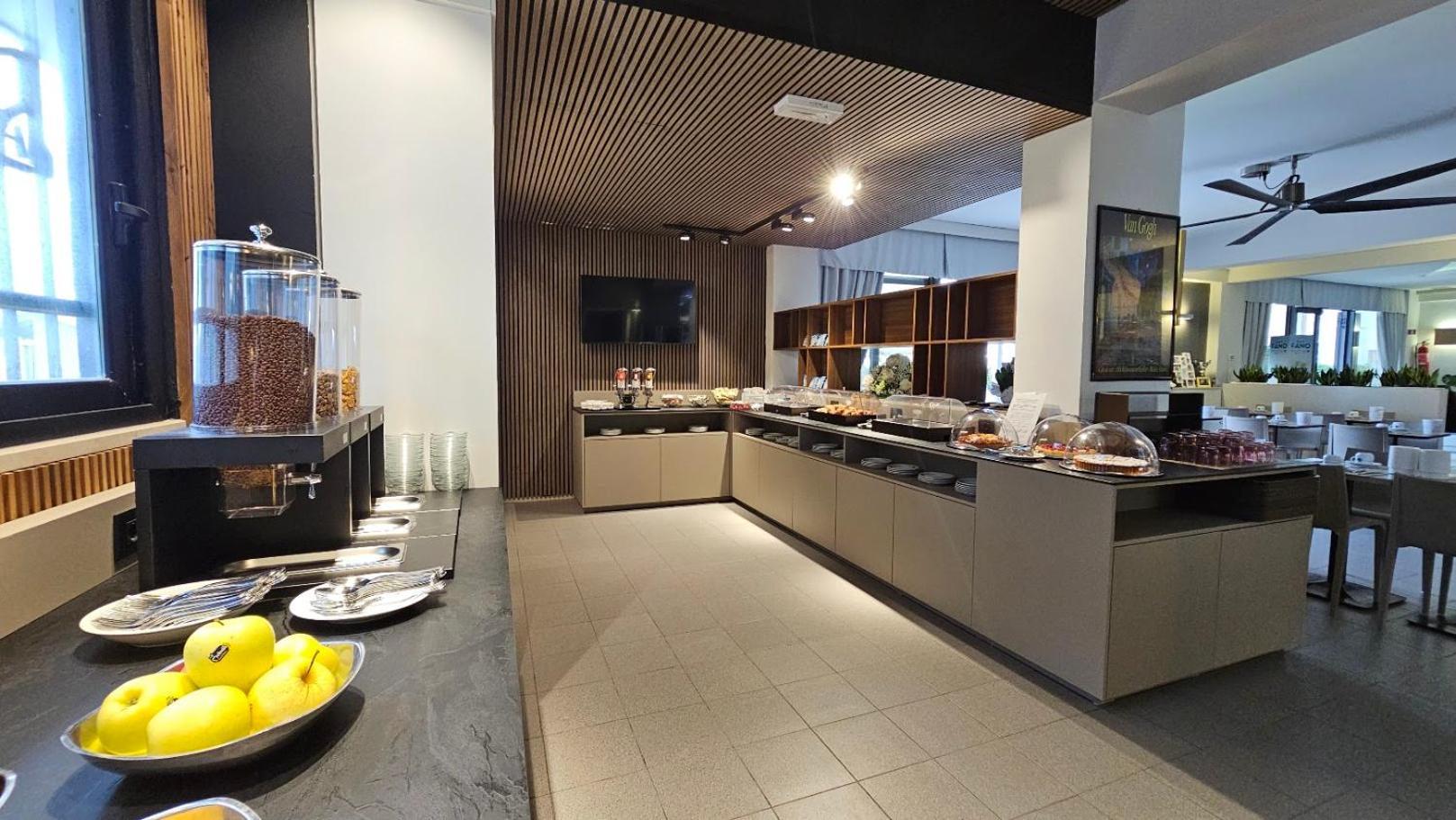 Hotel Caravel มาร็อตตา ภายนอก รูปภาพ