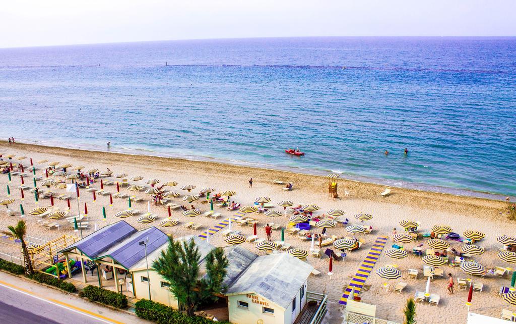 Hotel Caravel มาร็อตตา ภายนอก รูปภาพ